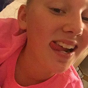 Meet your Posher, Emilee